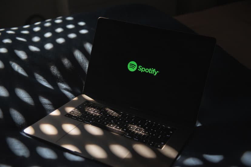 Spotify launching AI podcast translation, FT’s growth – weekly news digest