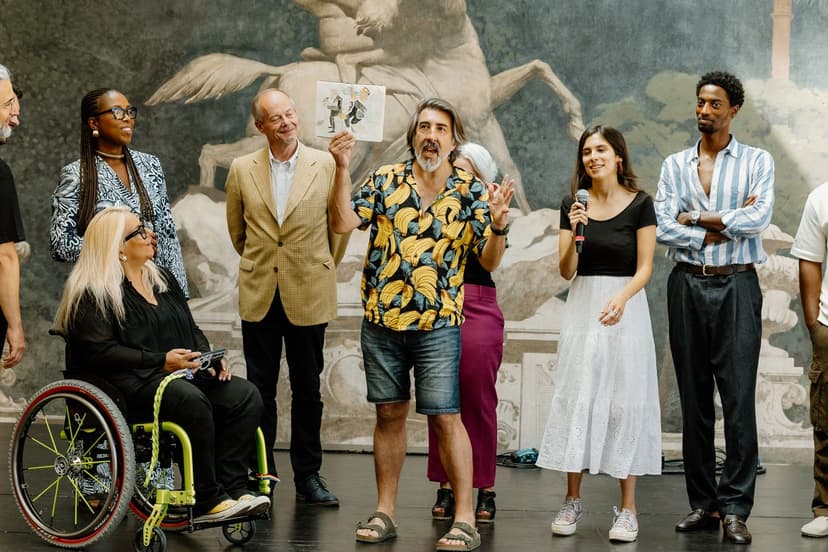 Taking journalism to the stage: lessons from newsrooms turning reporting into performance