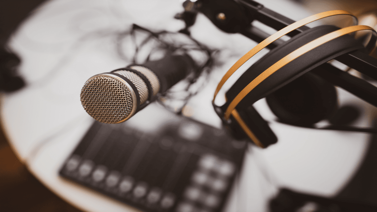 Does your podcast need its own social media handle? A look at top podcasts in U.S., Germany, France and Poland