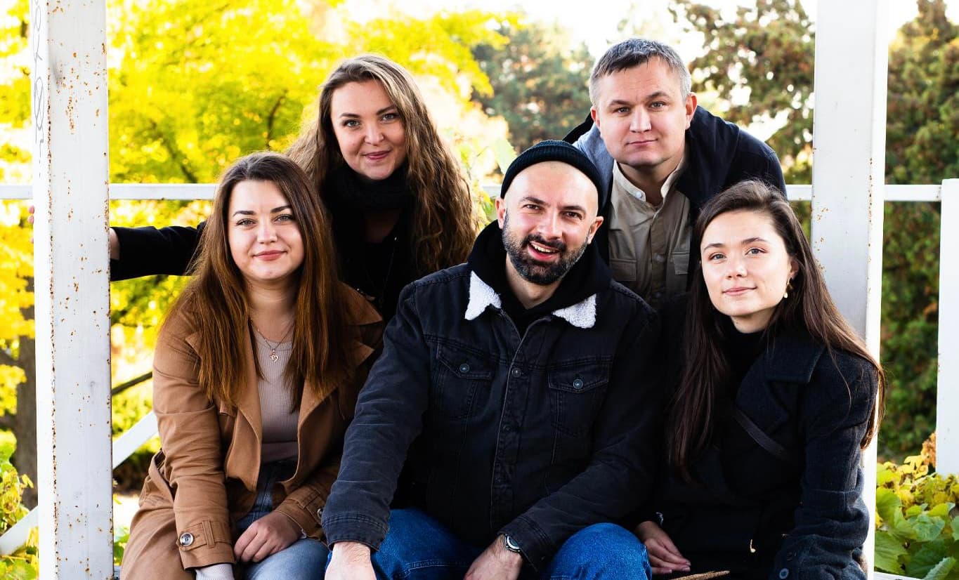 Ukrainian outlet ShoTam publishes only positive news. Can this model be the answer to news avoidance?