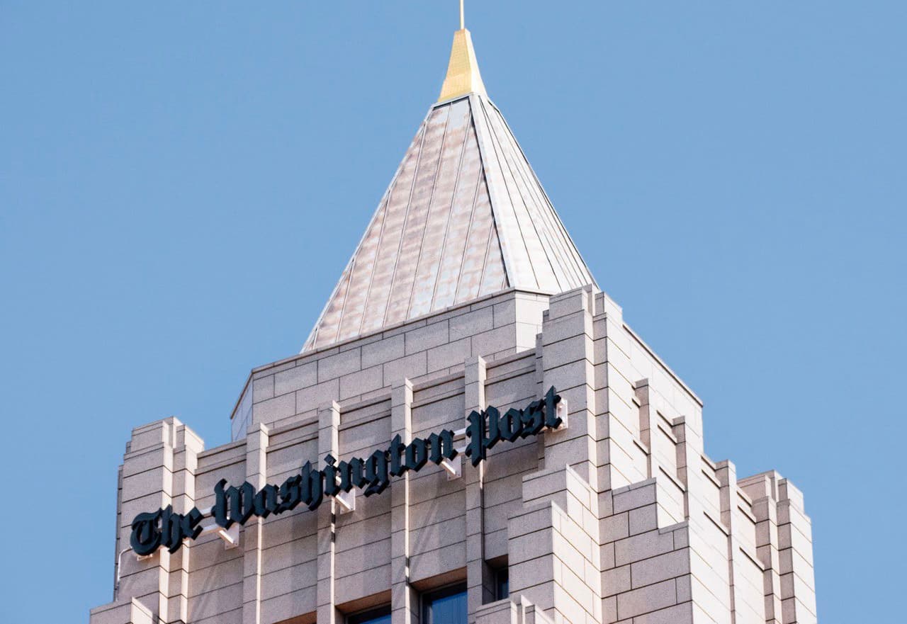 Newspaper launch in France, The Washington Post’s job cuts – weekly news digest