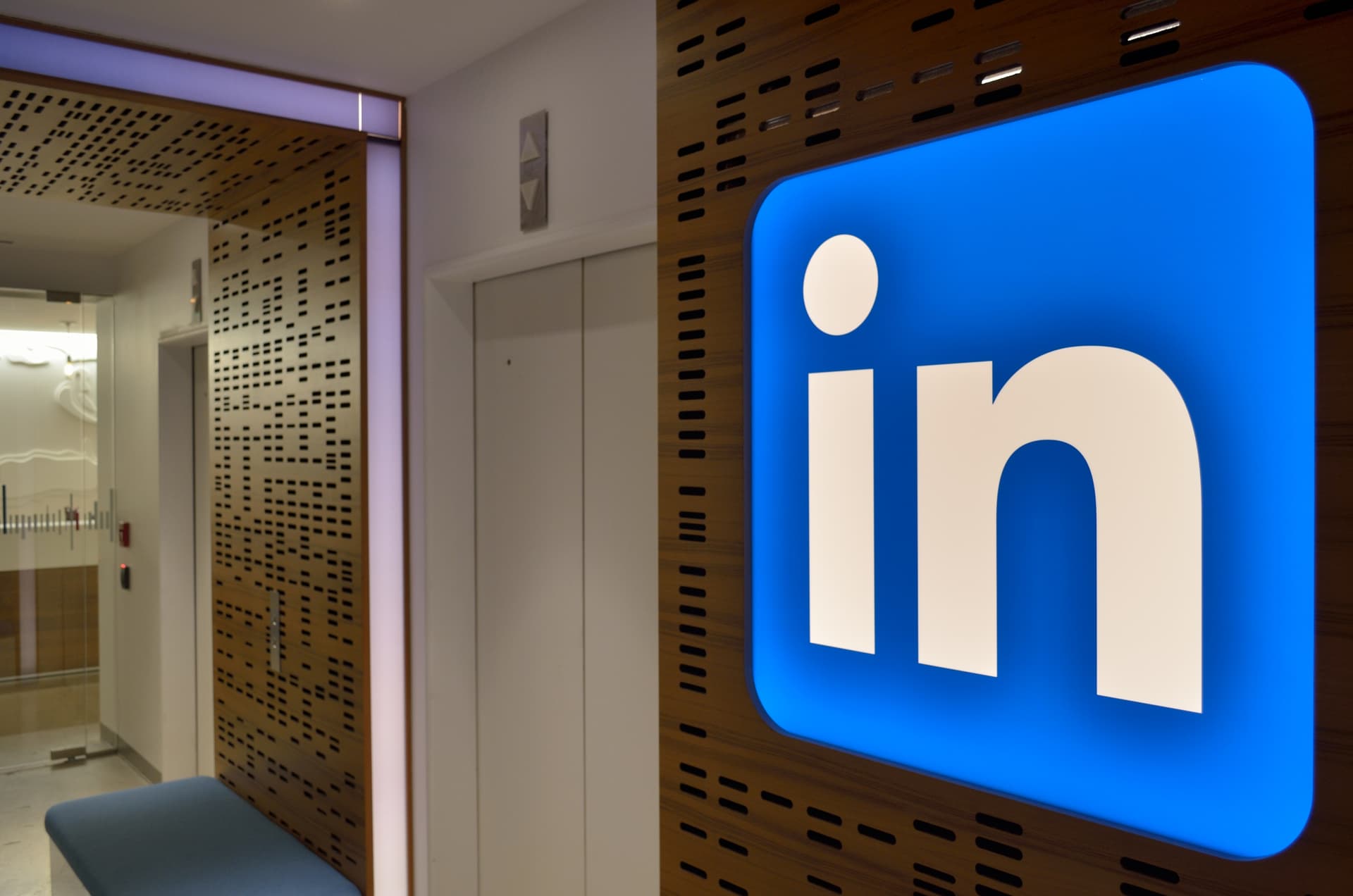 Linkedin Office in Toronto, Canada, 2 June 2016.
More:
Original public domain image from <a href="https://www.flickr.com/photos/opengridscheduler/27655054805/" target="_blank" rel="noopener">Flickr</a>