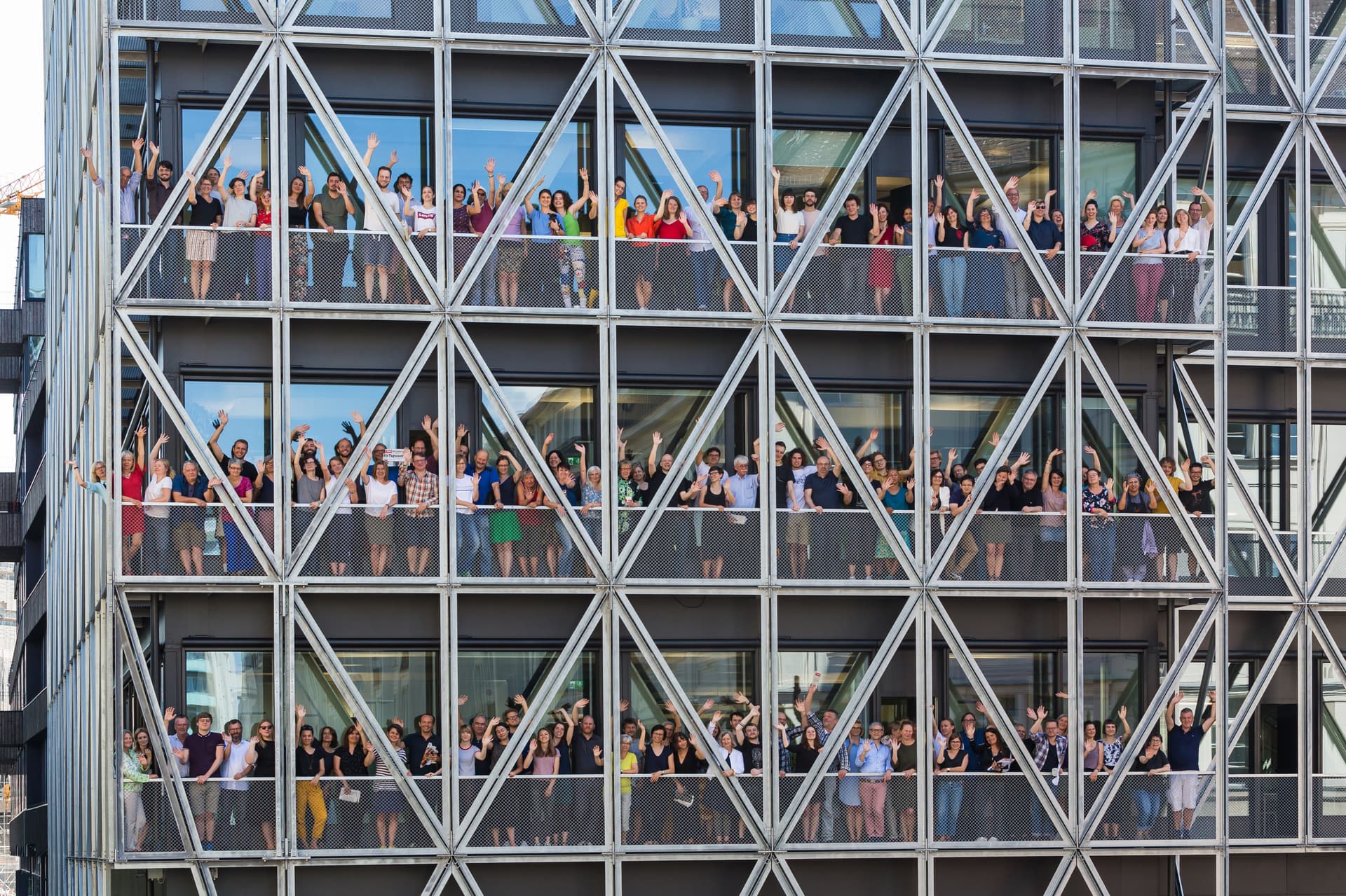 DEU Germany Deutschland Berlin Mitarbeiterfoto im Neubau der Taz.